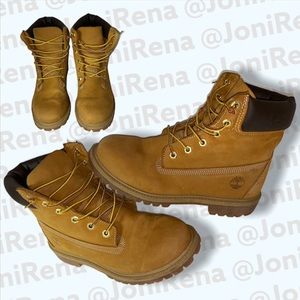 🤩 TIMBERLAND Boots Size 6 🤩